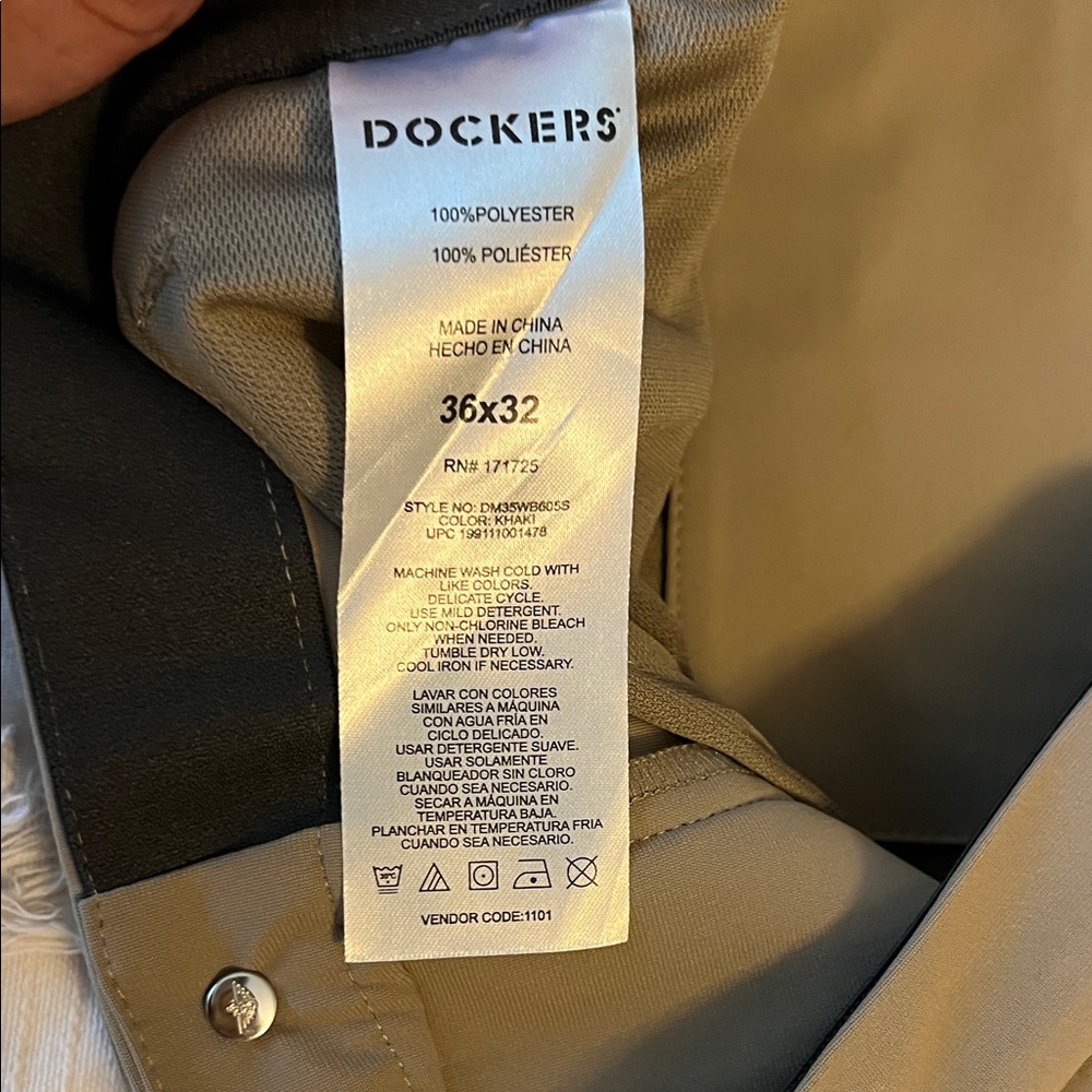 Dockers Men's Khaki Chinos - Picture 6 of 9